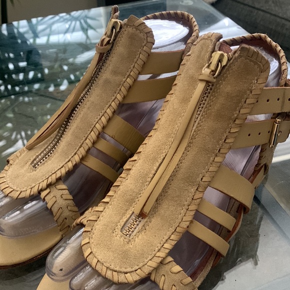 IRO Gladiator Leather Sandals with Whipstitch Detail - Picture 7 of 13